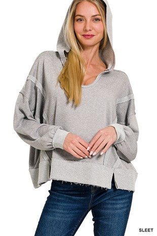 CONTRAST TRIM TOP-STITCHING SLIT RAW HEM HOODIE