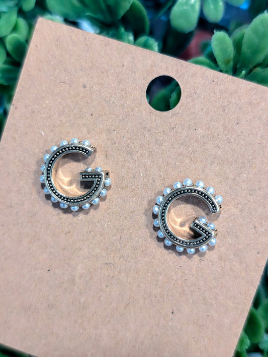 Pearled G Stud Earrings