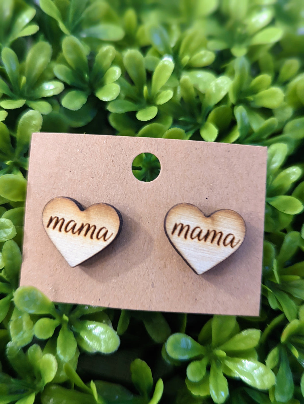Mama heart stud earrings