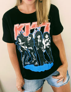589. KISS END OF THE ROAD Tee
