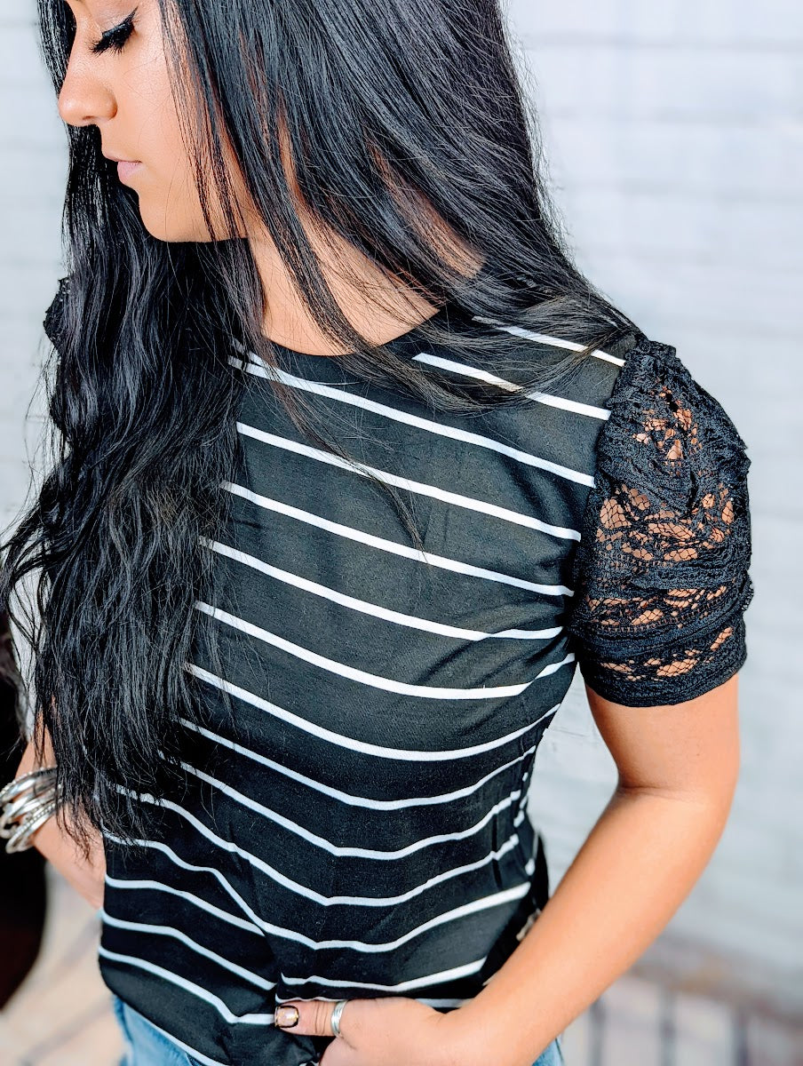 Black Stripe Print Lace Patchwork Short Sleeve T-shirt